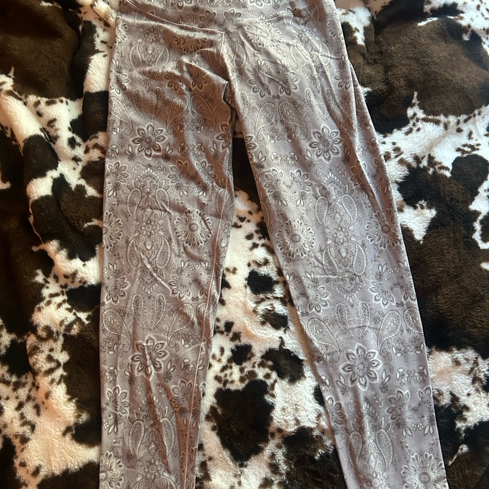 Floral Patterned light lilac (almost grey) large Aerie leggings